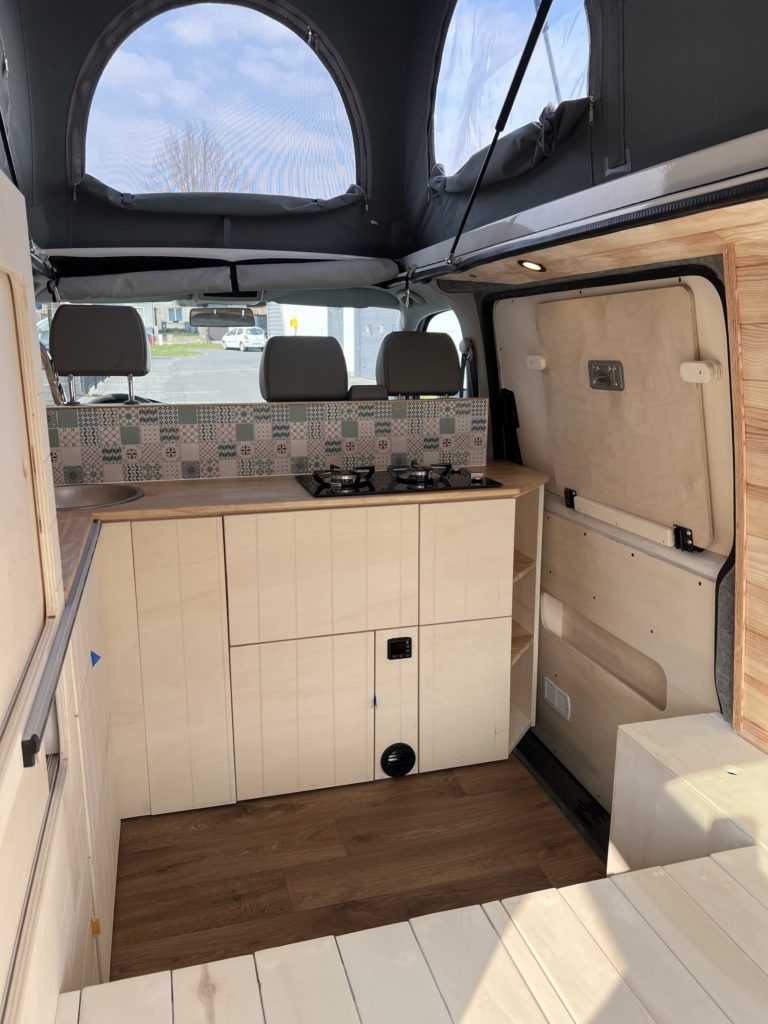Popaul – Volkswagen Transporter V H1L2 kitchen salon
