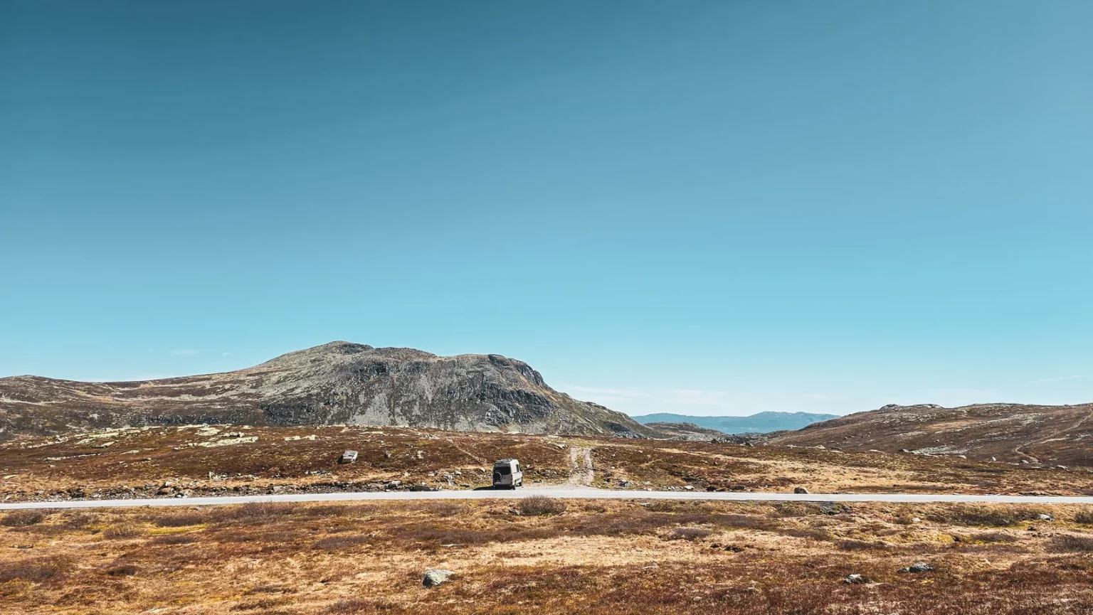 Van aménagé Oley Workshop sur un plateau de montagne — carnet de voyage, l'idéation