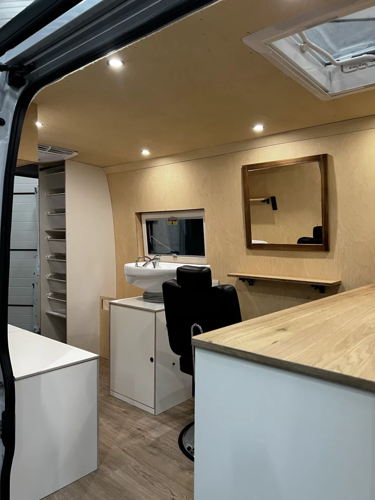 Espace de soin du fourgon associatif Camping-care